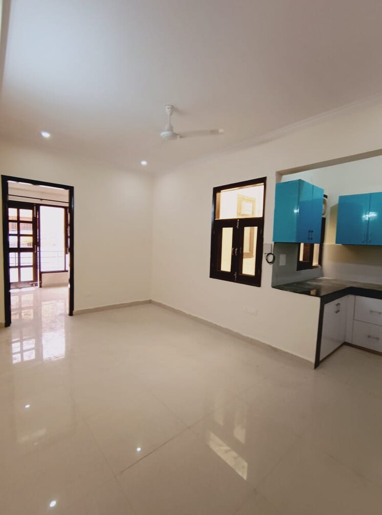 Room, sector 46 2 Bedroom 1465 Sq.Ft. Builder Floor In Sector 46 Gurgaon 9478560