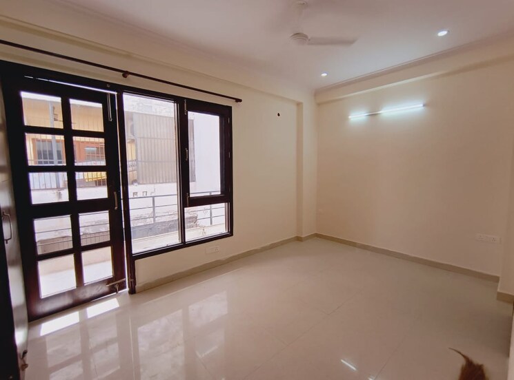 Room, sector 46 2 Bedroom 1465 Sq.Ft. Builder Floor In Sector 46 Gurgaon 9478560