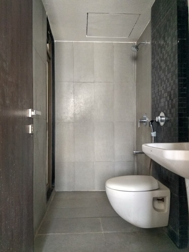 Bathroom, lodha-splendora 1 Bedroom 450 Sq.Ft. Apartment In Ghodbunder Road Thane 9478565