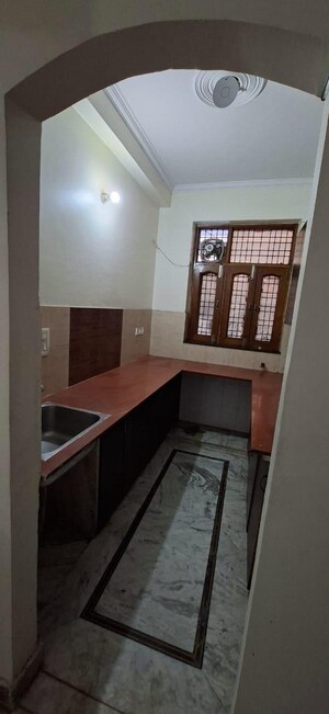 Kitchen in 2 BHK Builder Floor at Sector 40 – for Rent