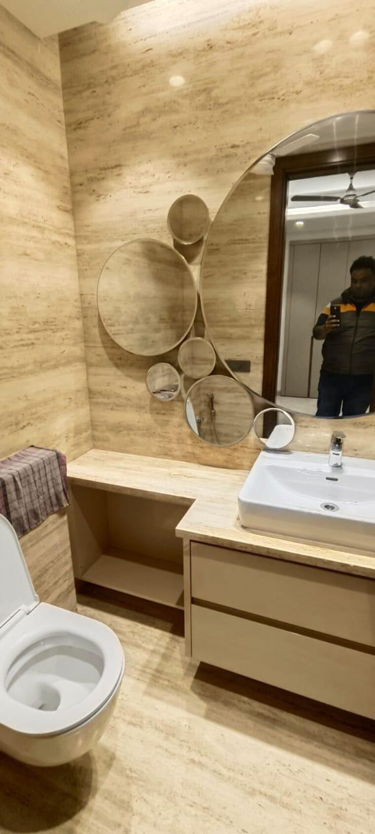 Bathroom, hauz khas 4 Bedroom 2300 Sq.Ft. Builder Floor In Hauz Khas Delhi 9478581