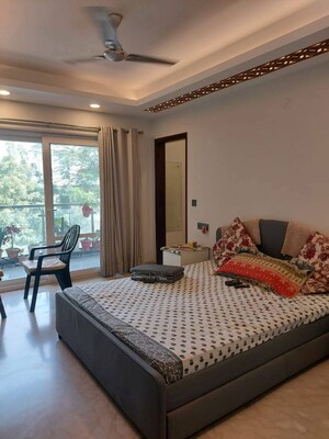 Bedroom in 4 BHK Builder Floor at Tanvi villa, Sector 45 – for Rent