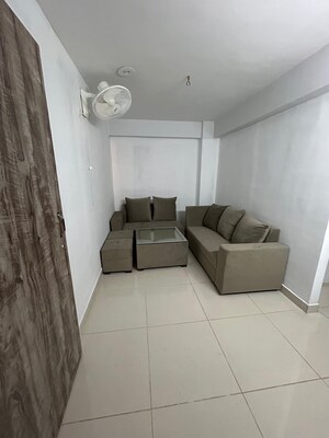 Master Bedroom in 1 BHK Builder Floor at Sector 40 – for Rent