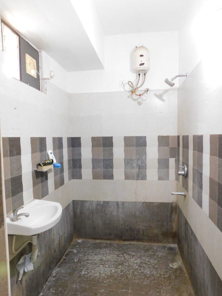 Bathroom, kondapur 4 Bedroom 2500 Sq.Ft. Builder Floor In Kondapur Hyderabad 9478667