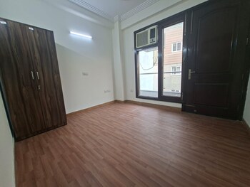 3 BHK Flat for Rent in Kailash Colony, Delhi