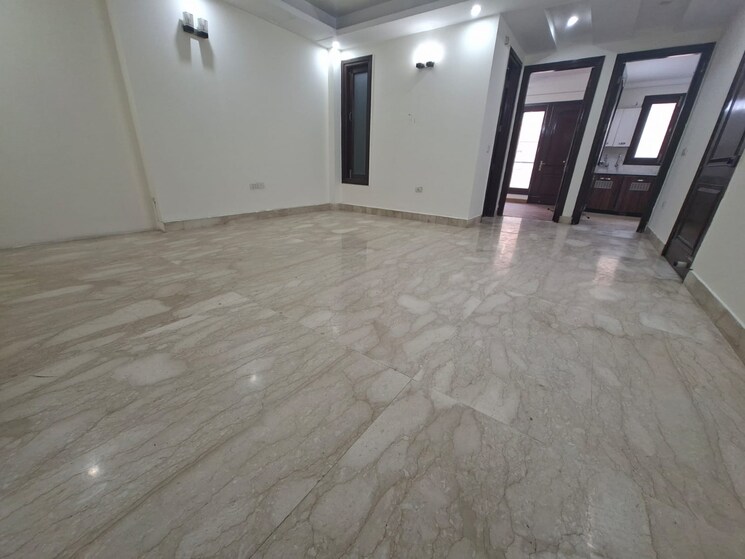 Room, kailash colony 3 Bedroom 1850 Sq.Ft. Apartment In Kailash Colony Delhi 9478684