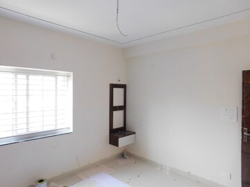Room in 3 BHK Builder Floor at Kondapur – for Rent