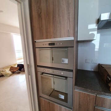 Furnished Amenities in 3 BHK Apartment at DLF The Primus, Sector 82a – for Rent