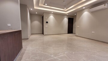 Room in 4 BHK Builder Floor at Sushant Lok 3, Sector 57 – for Rent