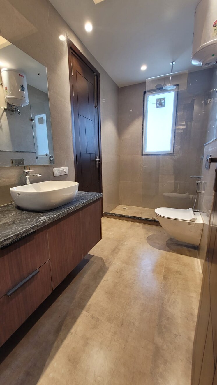 Bathroom, sushant-lok-3 4 Bedroom 3500 Sq.Ft. Builder Floor In Sector 57 Gurgaon 9478732