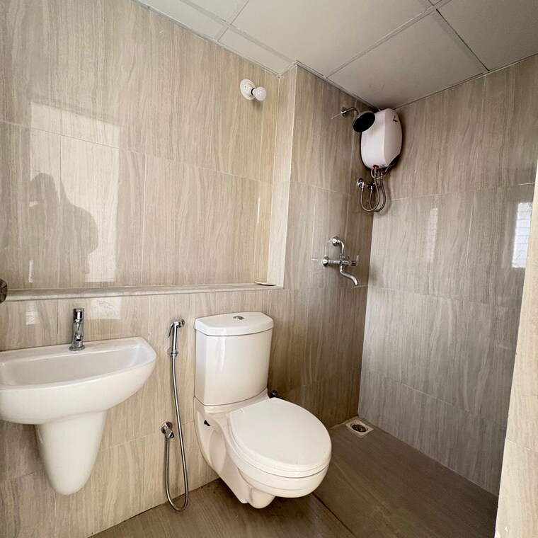 Bathroom, runwal-gardens-phase-3 3 Bedroom 759 Sq.Ft. Apartment In Kalyan Shilphata Road Thane 9478734