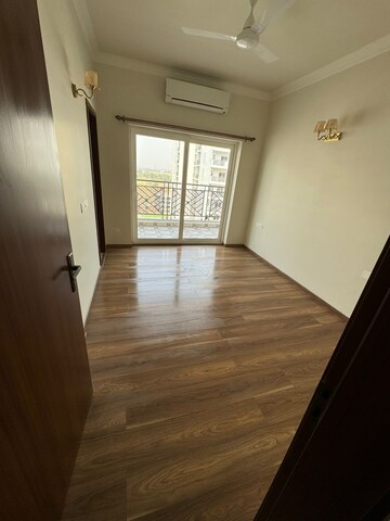Room in 3 BHK Apartment at Signature Global Park 4 and 5, Sohna Sector 36 – for Rent