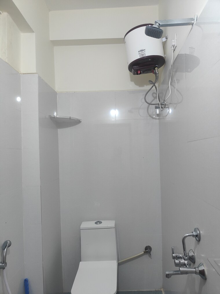 Bathroom, kondapur 1 Bedroom 650 Sq.Ft. Builder Floor In Kondapur Hyderabad 9478756