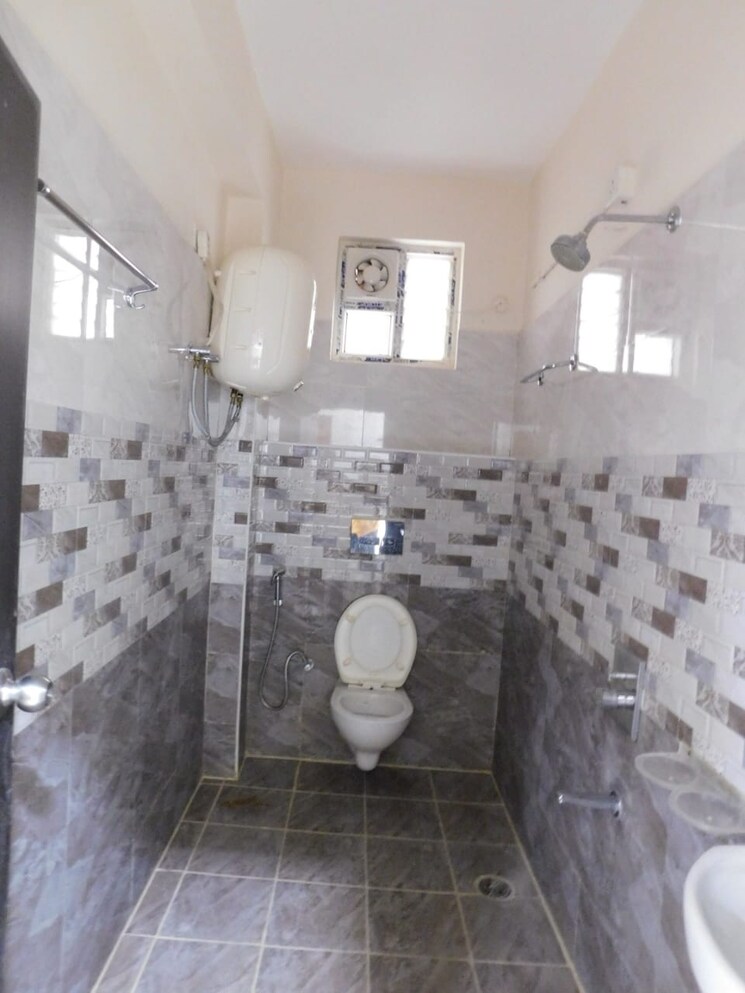 Bathroom, kondapur 3 Bedroom 2000 Sq.Ft. Builder Floor In Kondapur Hyderabad 9478755