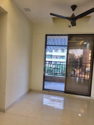 Room in 2 BHK Apartment at Kalpataru Immensa B, Kolshet Road – for Rent