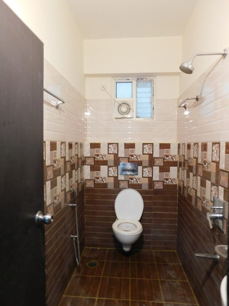 Bathroom, kondapur 3 Bedroom 2000 Sq.Ft. Builder Floor In Kondapur Hyderabad 9478789