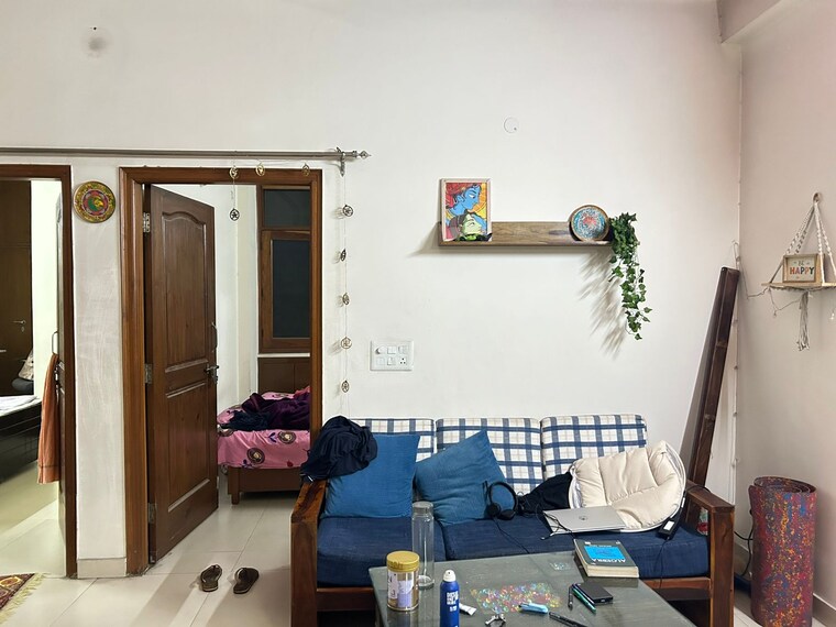 Team Area, up-residency 2 Bedroom 162 Sq.Mt. Builder Floor In Sector 42 Noida 9478837