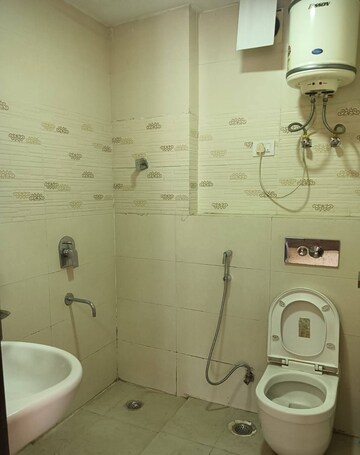 Master Bedroom in 1 RK Builder Floor at Housing Board Colony Sector 51, Sector 51 – for Rent