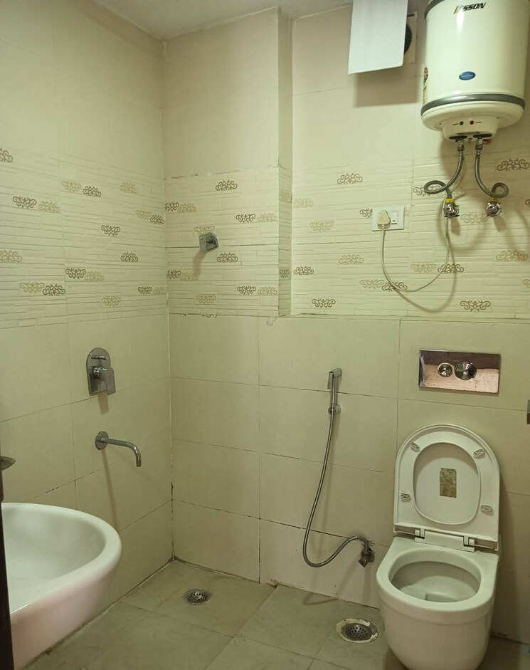 Master Bedroom, housing-board-colony-sector-51 1 RK 552 Sq.Ft. Builder Floor In Sector 51 Gurgaon 9478852