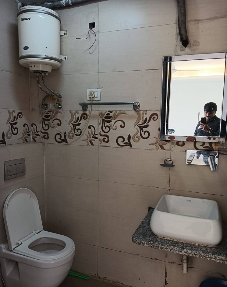 Bathroom, housing-board-colony-sector-51 1 RK 552 Sq.Ft. Builder Floor In Sector 51 Gurgaon 9478852