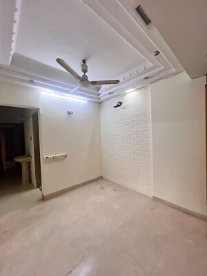 Room in 3 BHK Apartment at Andheri West – for Rent