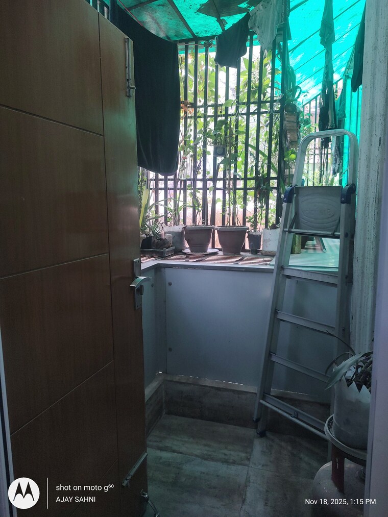  Parking, mehrauli 2 Bedroom 900 Sq.Ft. Builder Floor In Mehrauli Delhi 9478889