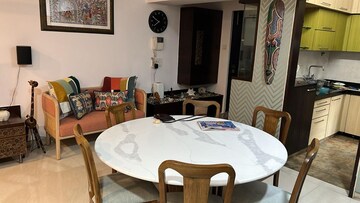 Team Area in 3 BHK Apartment at Juhu – for Sale