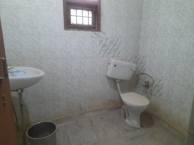 Bathroom, mehrauli 2 Bedroom 800 Sq.Ft. Builder Floor In Mehrauli Delhi 9478896