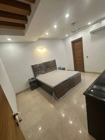 Master Bedroom in 3 BHK Builder Floor at Sushant Lok 2, Sector 57 – for Rent