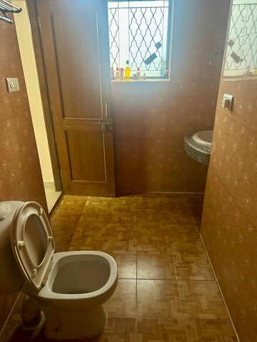 Bathroom in 2 BHK Builder Floor at Unitech South City II, Sector 50 – for Rent