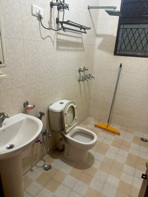 Bathroom in 2 BHK Builder Floor at Unitech South City II, Sector 50 – for Rent