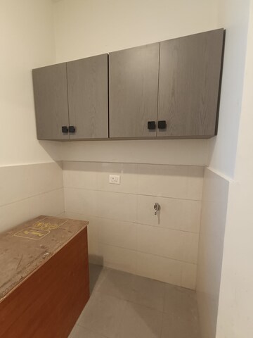 Bathroom in 3 BHK Apartment at SNS Premnivas, Infantry Road – for Rent