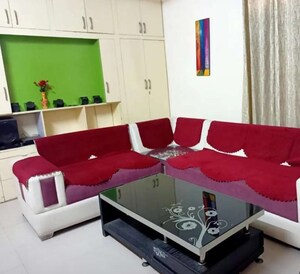 Living Room in 3 BHK Apartment at Hazratganj – for Rent