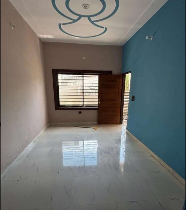 Room, hazratganj 3 Bedroom 1800 Sq.Ft. Apartment In Hazratganj Lucknow 9478927