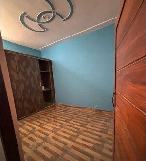 Bedroom in 3 BHK Apartment at Hazratganj – for Rent