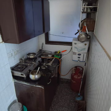 Team Area in 1 BHK Builder Floor at Malviya Nagar – for Rent