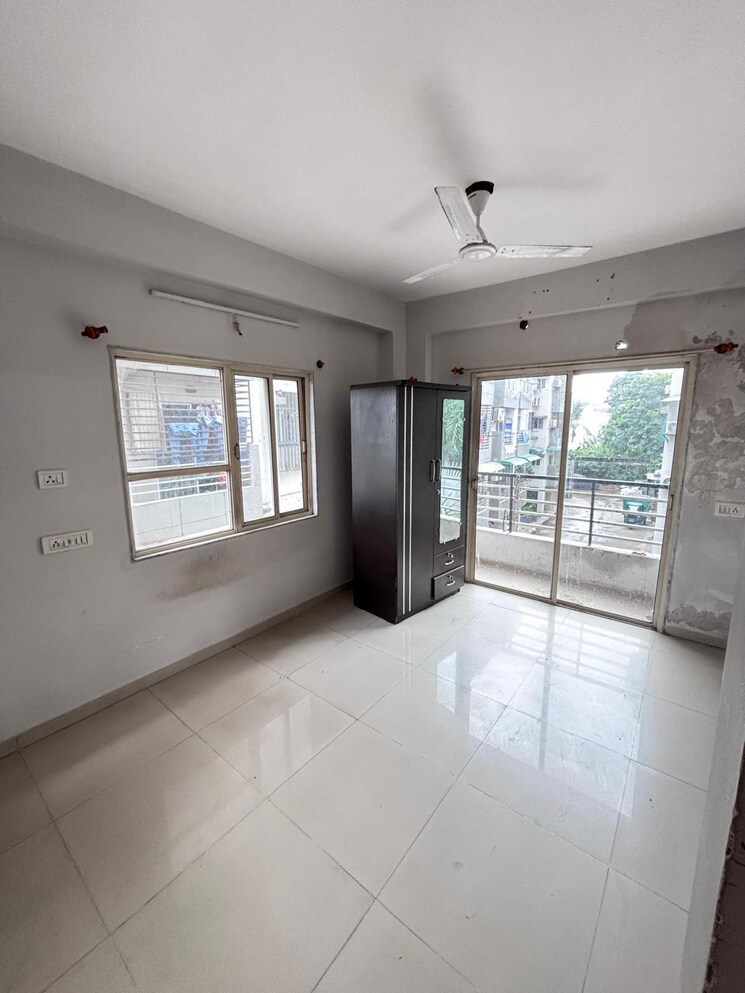 Room, makarba 2 Bedroom 1050 Sq.Ft. Apartment In Makarba Ahmedabad 9478946