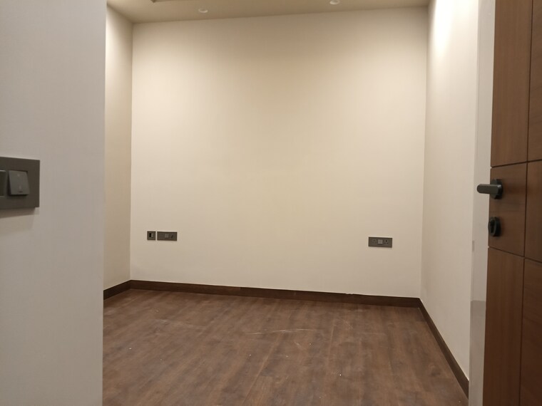 Room, east of kailash 3 Bedroom 1150 Sq.Ft. Builder Floor In East Of Kailash Delhi 9478961