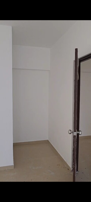 Room in 2 BHK Apartment at Kurla East – for Rent