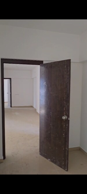 Room in 2 BHK Apartment at Kurla East – for Rent