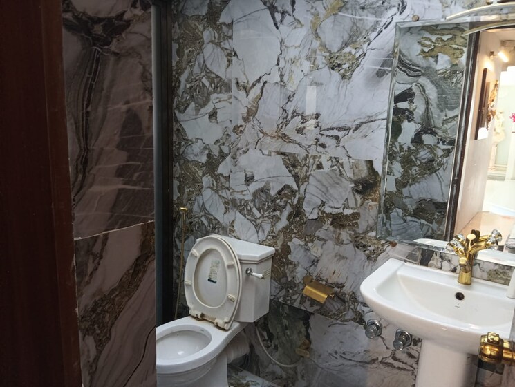 Bathroom, sea-breeze-building-juhu 3 Bedroom 1600 Sq.Ft. Apartment In Juhu Mumbai 9478995