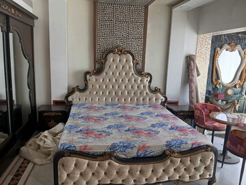 Bedroom in 3 BHK Apartment at Sea Breeze Building Juhu, Juhu – for Rent