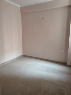 2 BHK Apartment For Rent in Noida Extension