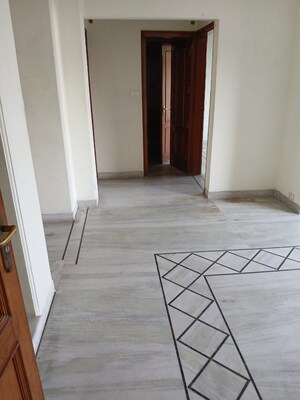 Room in 2 BHK Builder Floor at Sector 40 – for Rent