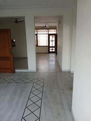 2 BHK Builder Floor For Rent in Sector 40