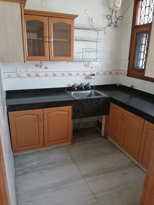 Kitchen in 2 BHK Builder Floor at Sector 40 – for Rent
