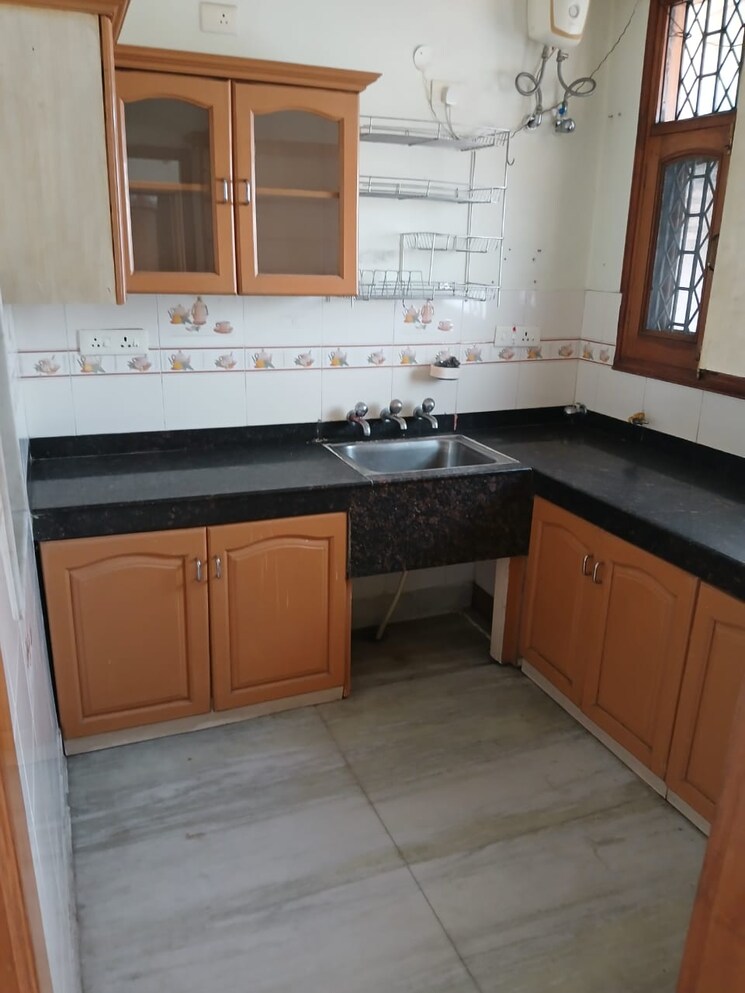 Kitchen, sector 40 2 Bedroom 3400 Sq.Ft. Builder Floor In Sector 40 Chandigarh 9478999