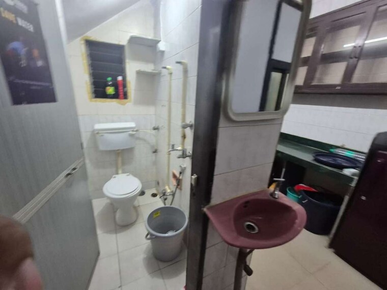 Attached Bathroom, kasarvadavali Pg For Boys & Girls In Kasarvadavali 9479125