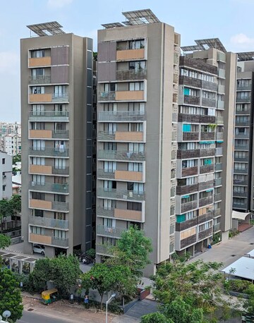 4 BHK Apartment For Rent in Satellite