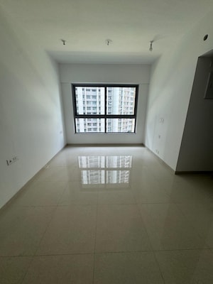Room in 2 BHK Apartment at Kalpataru Immensa, Kolshet Road – for Sale